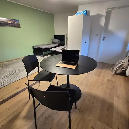 Attic Flat, Neu & Ruhiges 2 شقة