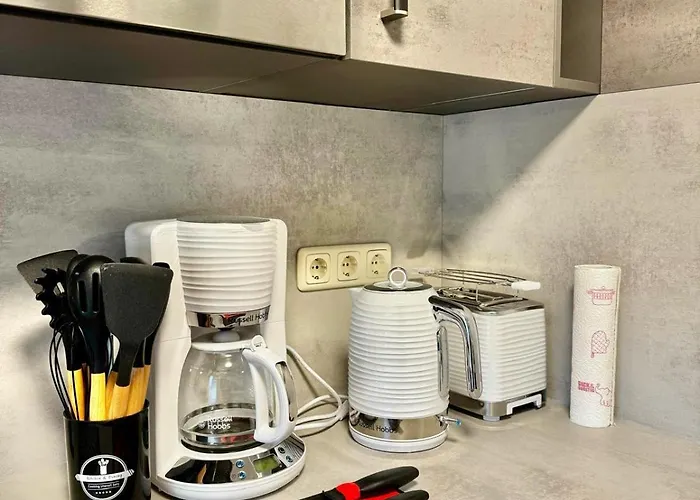 Attic Flat, Neu & Ruhiges 2 Apartamento