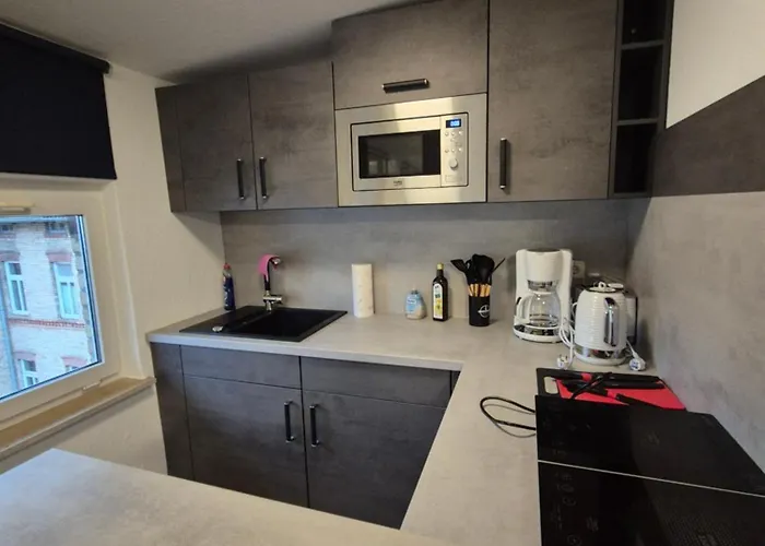 Attic Flat, Neu & Ruhiges 2 Apartamento *